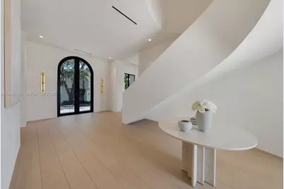 5300 N Bay Rd, Miami Beach, FL 33140 - Photo 28