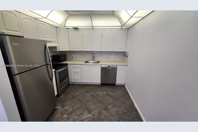 4065 N Lyndhurst N #4065, Deerfield Beach, FL 33442 - Photo 2