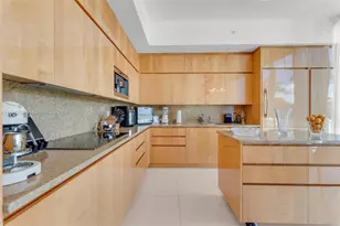 50 South Pointe Dr, Miami Beach, FL 33139 - Photo 12