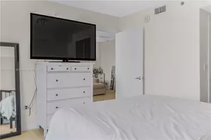 50 Biscayne Blvd, Miami, FL 33132 - Photo 22