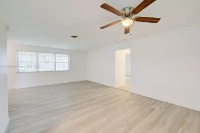 7720 NW 15th St, Pembroke Pines, FL 33024 - Photo 8