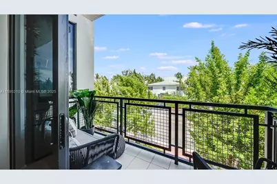 1030 15th St #201, Miami Beach, FL 33139 - Photo 10