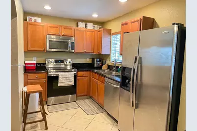 5907 London Ln #5907, Tamarac, FL 33321 - Photo 2