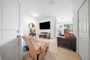 2104 NE 3rd Ct, Homestead, FL 33033 - Photo 10