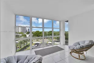 800 Parkview Dr, Hallandale Beach, FL 33009 - Photo 8