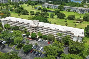 3850 Oaks Clubhouse Dr, Pompano Beach, FL 33069 - Photo 40