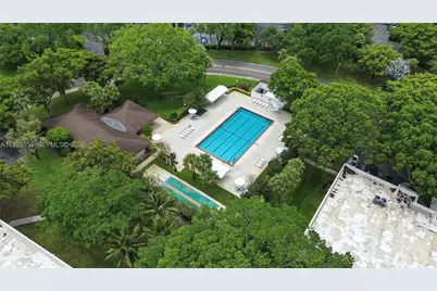 3850 Oaks Clubhouse Dr #307, Pompano Beach, FL 33069 - Photo 38