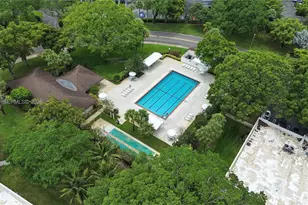 3850 Oaks Clubhouse Dr, Pompano Beach, FL 33069 - Photo 38