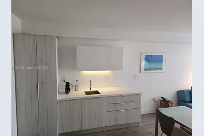 6080 Collins Ave #304, Miami Beach, FL 33140 - Photo 12