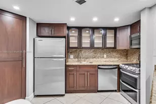999 Brickell Bay Dr, Miami, FL 33131 - Photo 12