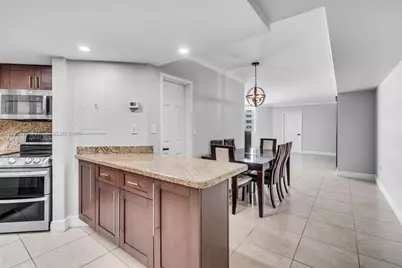 999 Brickell Bay Dr #1005, Miami, FL 33131 - Photo 4