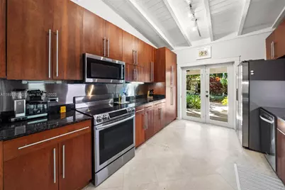 3610 Avocado Ave, Miami, FL 33133 - Photo 14