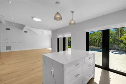 1132 NE 101st St, Miami Shores, FL 33138 - Photo 10