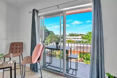 458 SW 9th St #8, Miami, FL 33130 - Photo 4