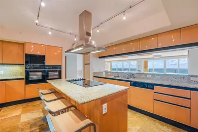1455 Ocean Dr #1408, Miami Beach, FL 33139 - Photo 6