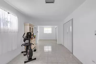 1585 NE 139th St, North Miami, FL 33161 - Photo 14