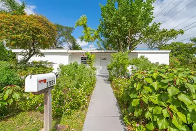 1585 NE 139th St, North Miami, FL 33161 - Photo 2