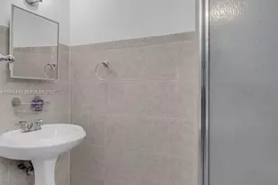 1585 NE 139th St, North Miami, FL 33161 - Photo 20