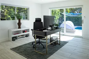 1080 NE 104th St, Miami Shores, FL 33138 - Photo 14