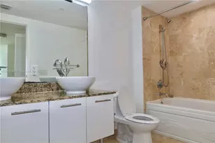 41 SE 5th St, Miami, FL 33131 - Photo 8