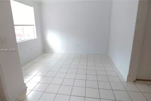 1528 SE 24th Ct, Homestead, FL 33035 - Photo 2