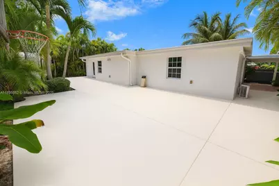 9510 SW 45th St, Miami, FL 33165 - Photo 22