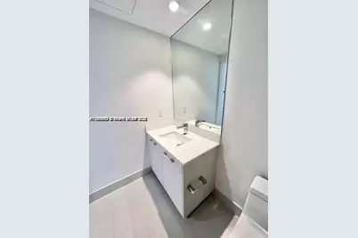 45 SW 9th St #3009, Miami, FL 33130 - Photo 16