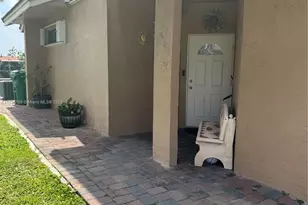 8270 NW 191st Ln, Hialeah, FL 33015 - Photo 2