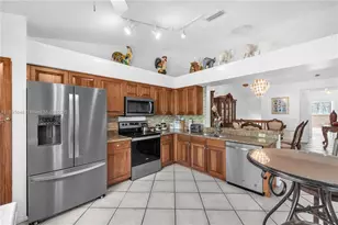 10547 NW 10th St, Plantation, FL 33322 - Photo 8