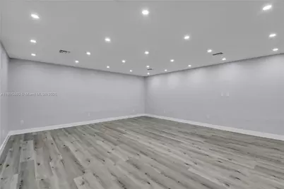 20129 NE 16th Pl #20129, Miami, FL 33179 - Photo 14