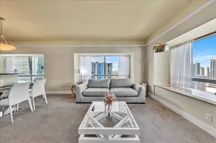 1435 Brickell Ave, Miami, FL 33131 - Photo 10