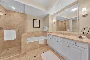 1435 Brickell Ave, Miami, FL 33131 - Photo 20