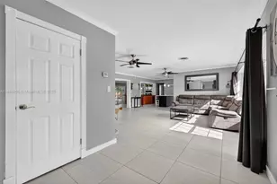 801 Holly Ln, Plantation, FL 33317 - Photo 8