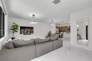 4963 NW 83rd Path, Doral, FL 33166 - Photo 4