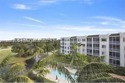 3600 Oaks Clubhouse Dr #509, Pompano Beach, FL 33069 - Photo 8