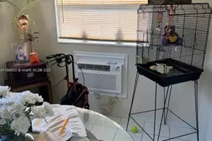 2345 NW 28th St, Oakland Park, FL 33311 - Photo 28