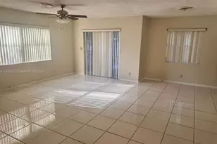 2345 NW 28th St, Oakland Park, FL 33311 - Photo 10