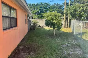 2345 NW 28th St, Oakland Park, FL 33311 - Photo 34