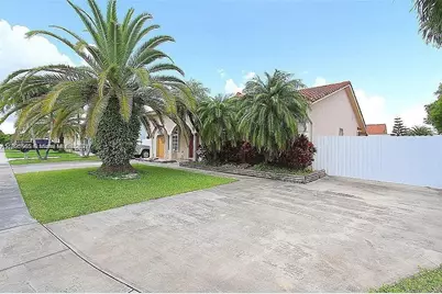 17870 SW 155th Court, Miami, FL 33187 - Photo 4