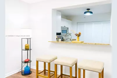 2711 Ocean Club Blvd #307, Hollywood, FL 33019 - Photo 4