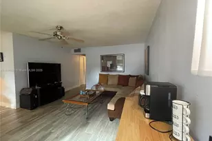 279 Markham M, Deerfield Beach, FL 33442 - Photo 6