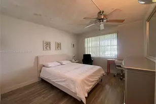 279 Markham M, Deerfield Beach, FL 33442 - Photo 4