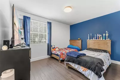 180 NW 118th Dr, Coral Springs, FL 33071 - Photo 14