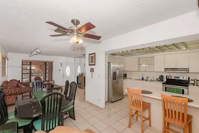 3920 W 3rd Ave, Hialeah, FL 33012 - Photo 14