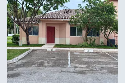 553 NW 208th Ter #553, Pembroke Pines, FL 33029 - Photo 2