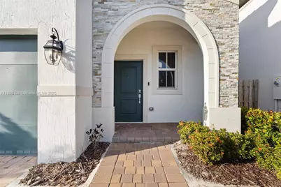 2405 NW 131st Cir, Miami, FL 33167 - Photo 4