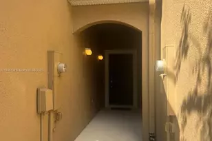 10734 Avery Park Dr, Riverview, FL 33578 - Photo 2