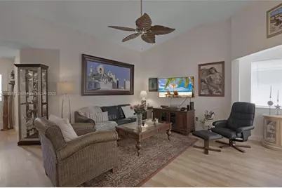 2270 SE 7th Pl, Homestead, FL 33033 - Photo 6