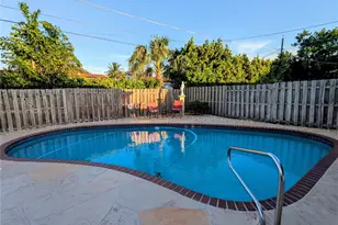 3031 N 74th Ave, Hollywood, FL 33024 - Photo 14