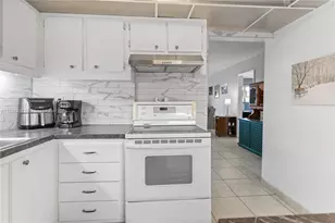 17001 NE 13th Ave, Miami, FL 33162 - Photo 4